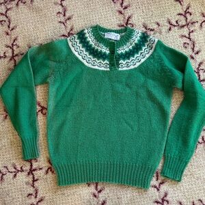 Vintage wool fair isle  Green and White Nordic Knit Sweater